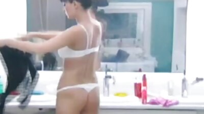 La casalinga cattiva video porno romantici sta scopando con il fratello del marito
