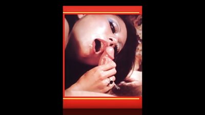 Una video porno romantico italiano ragazza tutta naturale con un culo impeccabile sta succhiando un cazzo