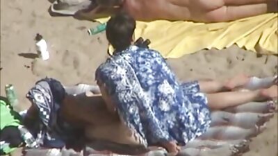 Milf sexy con grandi tette viene penetrata video porno italiani romantici da un tizio nero